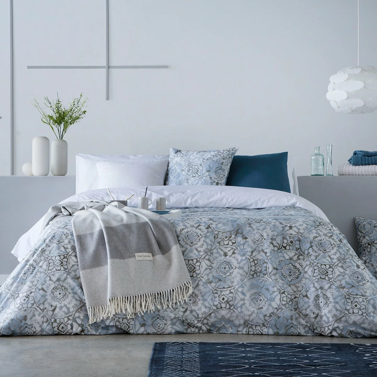 Guy Laroche 2 Cuadrantes SOFI 65x65 Cm Azul 4 Guy Laroche 2 Cuadrantes SOFI 65x65 Cm Azul - Imagen 2