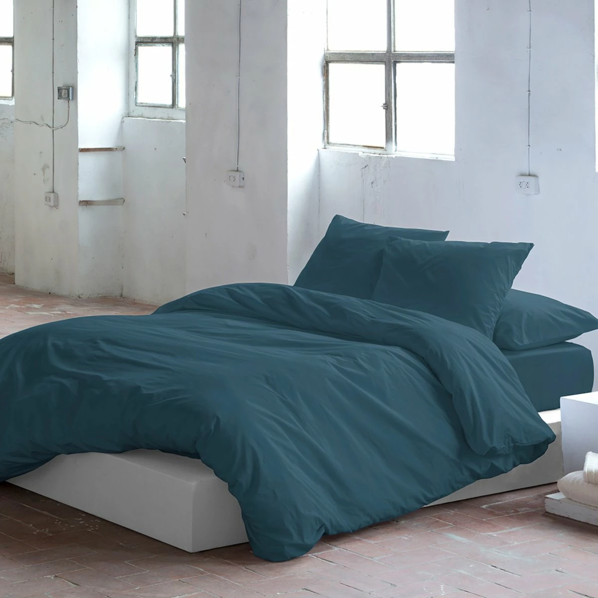 Guy Laroche Funda De Almohada PUREpetróleo 45x155 Cm 4 Guy Laroche Funda De Almohada PUREpetróleo 45x155 Cm - Imagen 2