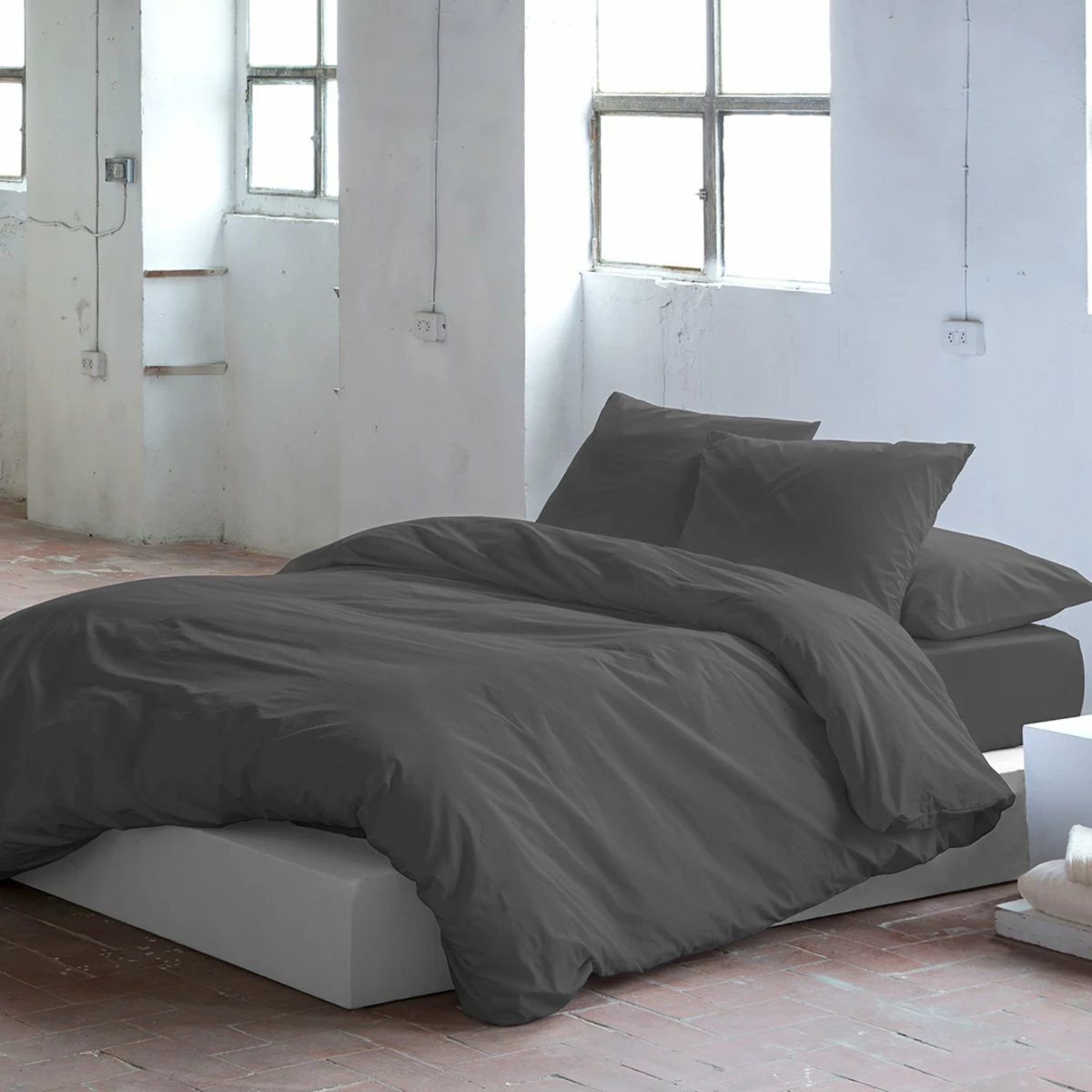 Guy Laroche Funda De Almohada PUREantracita 45x110 Cm 4 Guy Laroche Funda De Almohada PUREantracita 45x110 Cm - Imagen 2